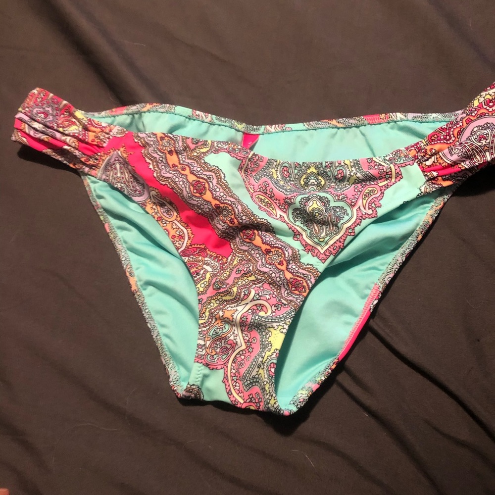 Bikini bottoms